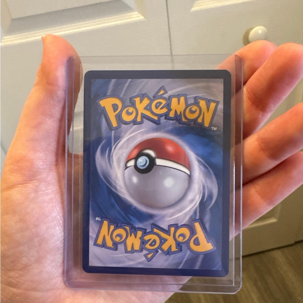 Mewtwo VSTAR Pokemon Card in Sleeve - Picture 2 of 2